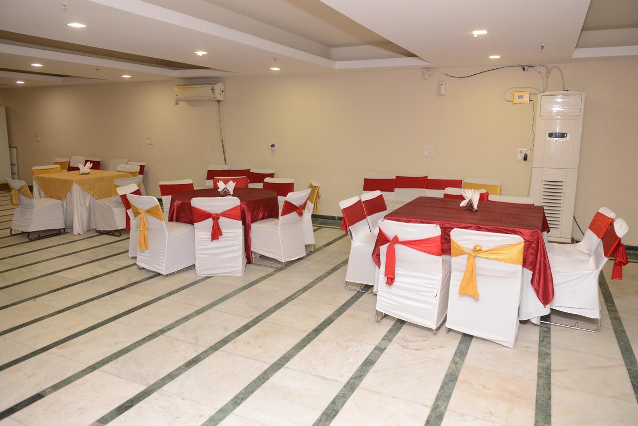 Hotel Balsons Continental Nowe Delhi Zewnętrze zdjęcie