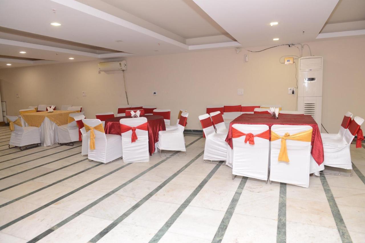 Hotel Balsons Continental Nowe Delhi Zewnętrze zdjęcie