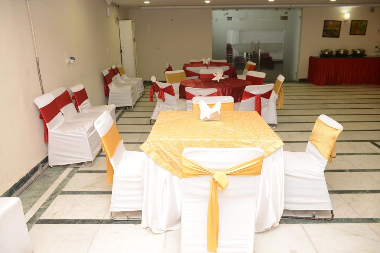 Hotel Balsons Continental Nowe Delhi Zewnętrze zdjęcie